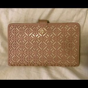 Tory Burch nude wallet